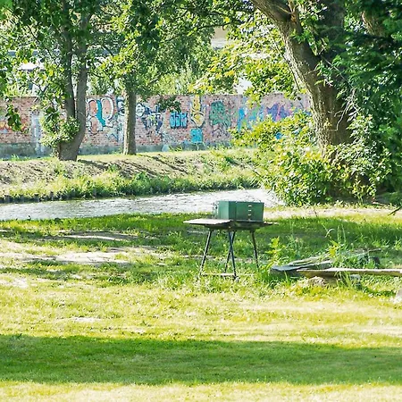 Camping 2 Bedroom Stacaravan In